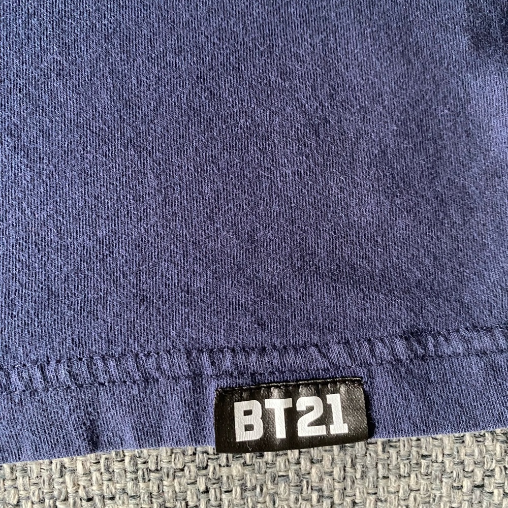 Bt21 X Uniqlo Ut Bts Jungkook Tee Sz.S View 2
